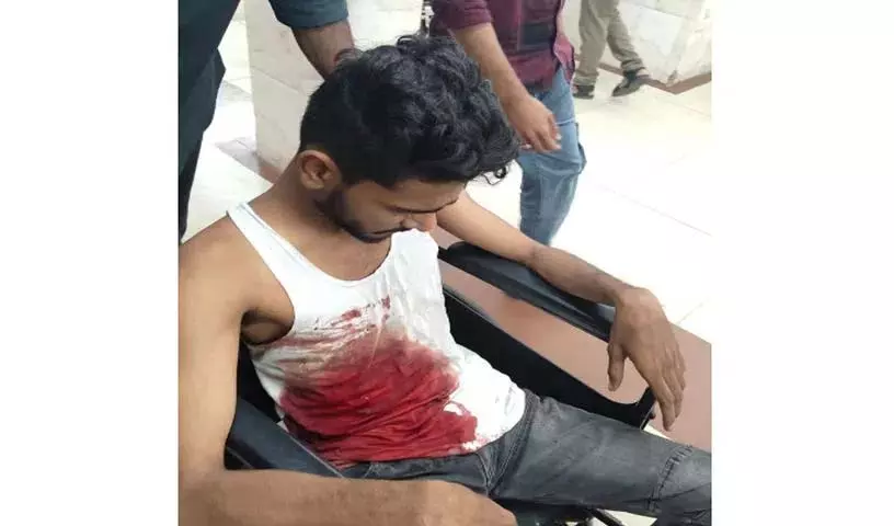 Chittyala नेशनल हाईवे पर चाकूबाजी की घटना से हड़कंप मच गया Chittyala नेशनल हाईवे पर चाकूबाजी की घटना से हड़कंप मच गया