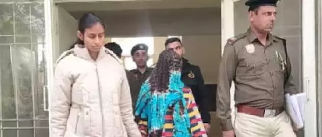 पत्थर दिल पत्नी: अवैध संबंधों में रोड़ा बन रहे पति को रास्ते से हटाया, खौफनाक साजिश का खुलासा पत्थर दिल पत्नी: अवैध संबंधों में रोड़ा बन रहे पति को रास्ते से हटाया, खौफनाक साजिश का खुलासा