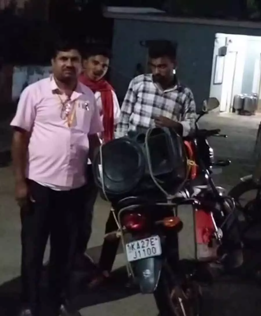 रात 2 बजे Mobile और टीवी बंद: छात्रों के रिजल्ट बेहतर बनाने के लिए कदम रात 2 बजे Mobile और टीवी बंद: छात्रों के रिजल्ट बेहतर बनाने के लिए कदम