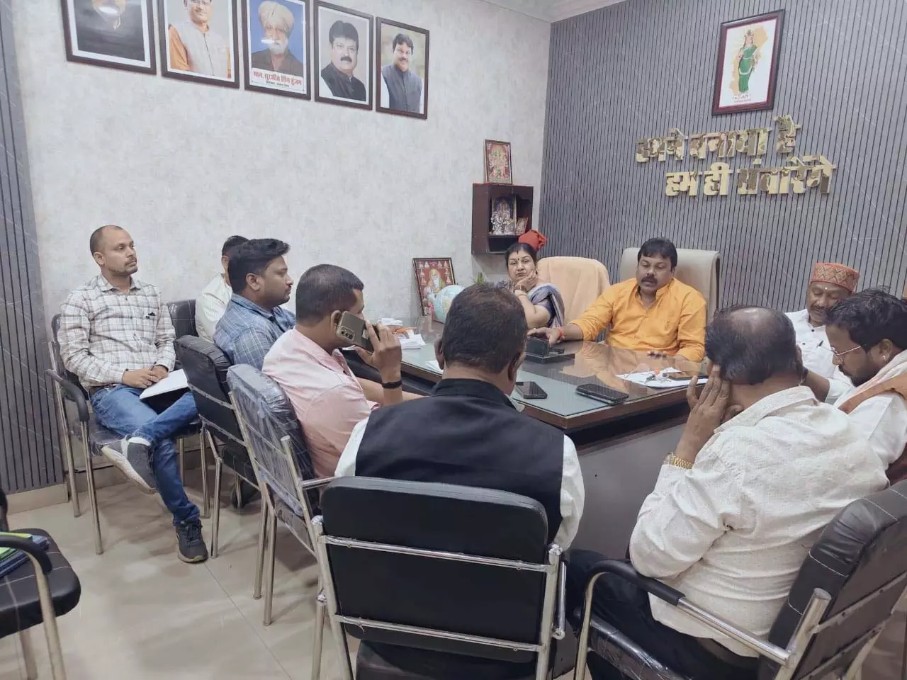 रायपुर : गर्मी में पेयजल आपूर्ति की तैयारी को लेकर पार्षदों की हुई बैठक रायपुर : गर्मी में पेयजल आपूर्ति की तैयारी को लेकर पार्षदों की हुई बैठक