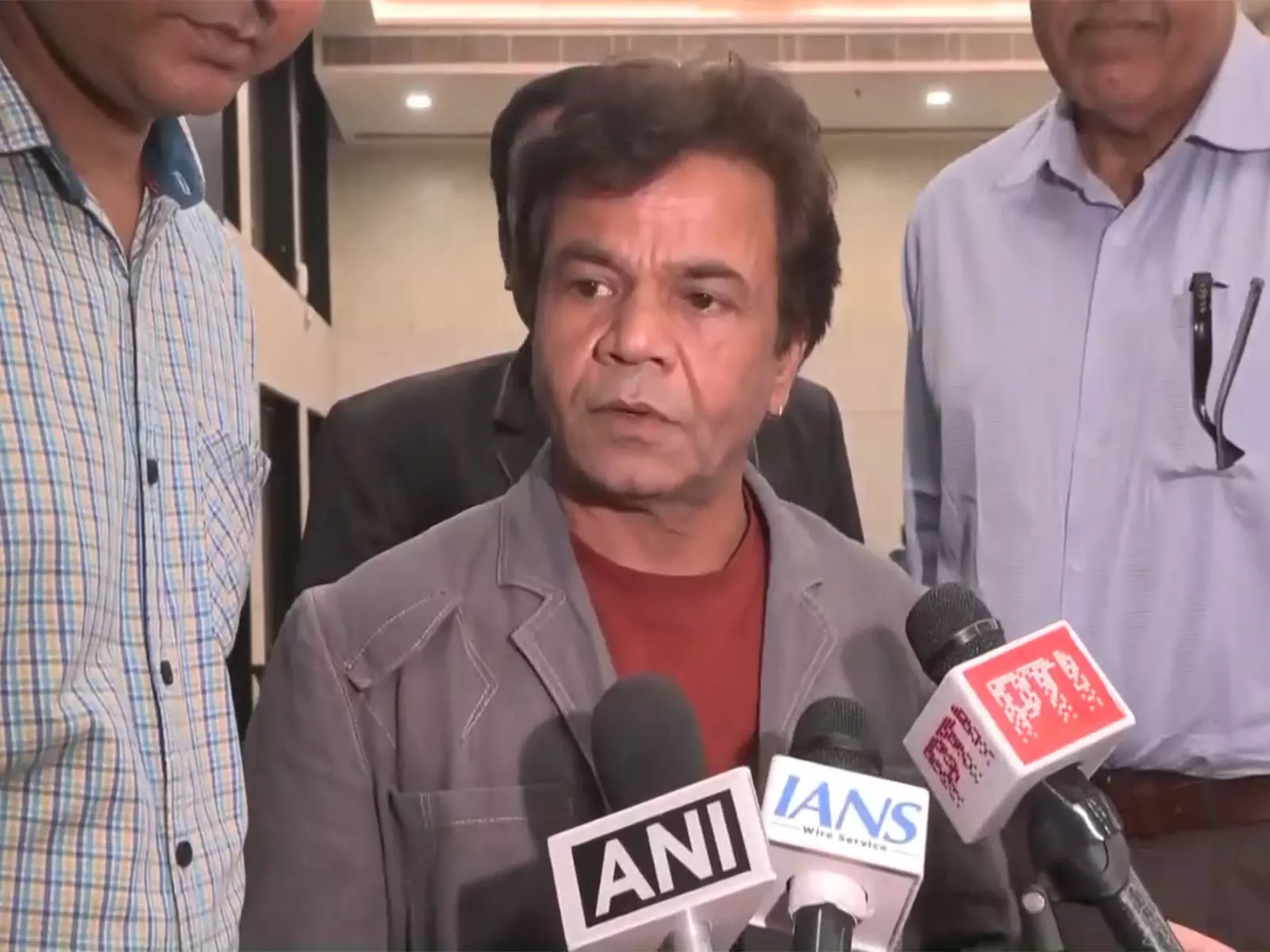 Delhi HC ने अभिनेता राजपाल यादव को चेक बाउंस मामलों में आत्मसमर्पण करने का आदेश दिया Delhi HC ने अभिनेता राजपाल यादव को चेक बाउंस मामलों में आत्मसमर्पण करने का आदेश दिया