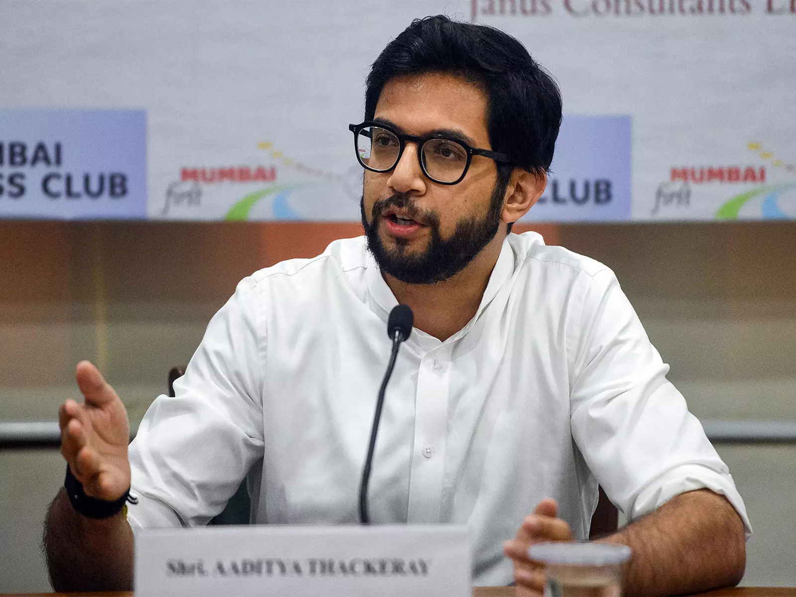 Aditya Thackeray ने भारत-अमेरिका व्यापार समझौते को लेकर केंद्र सरकार पर हमला किया Aditya Thackeray ने भारत-अमेरिका व्यापार समझौते को लेकर केंद्र सरकार पर हमला किया