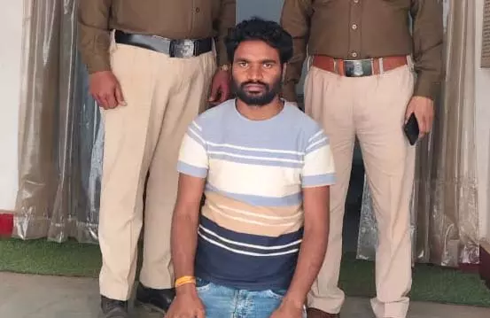 कोल्ड ड्रिंक में नशा देकर महिला से दुष्कर्म, 24 घंटे के भीतर दरिंदा गिरफ्तार कोल्ड ड्रिंक में नशा देकर महिला से दुष्कर्म, 24 घंटे के भीतर दरिंदा गिरफ्तार