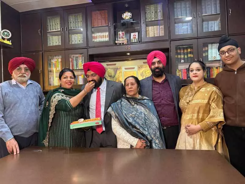 Punjab और हरियाणा सुपीरियर ज्यूडिशियल सर्विस परीक्षा के टॉपर प्रभजोत सिंह Punjab और हरियाणा सुपीरियर ज्यूडिशियल सर्विस परीक्षा के टॉपर प्रभजोत सिंह