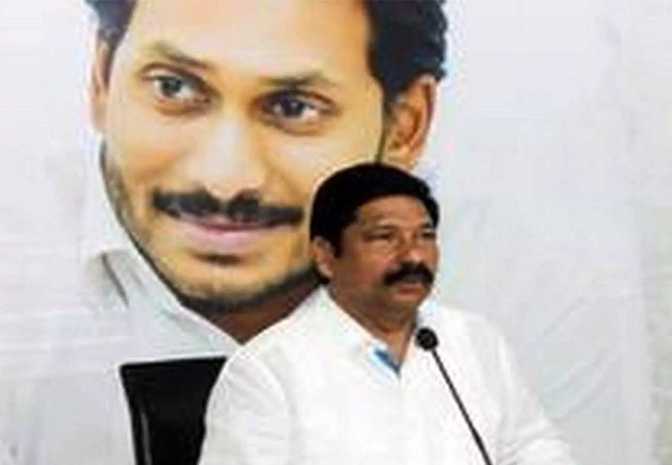पूर्व मंत्री जोगी रमेश: मेरे परिवार पर हुए हमले के लिए Nara Lokesh जिम्मेदार पूर्व मंत्री जोगी रमेश: मेरे परिवार पर हुए हमले के लिए Nara Lokesh जिम्मेदार