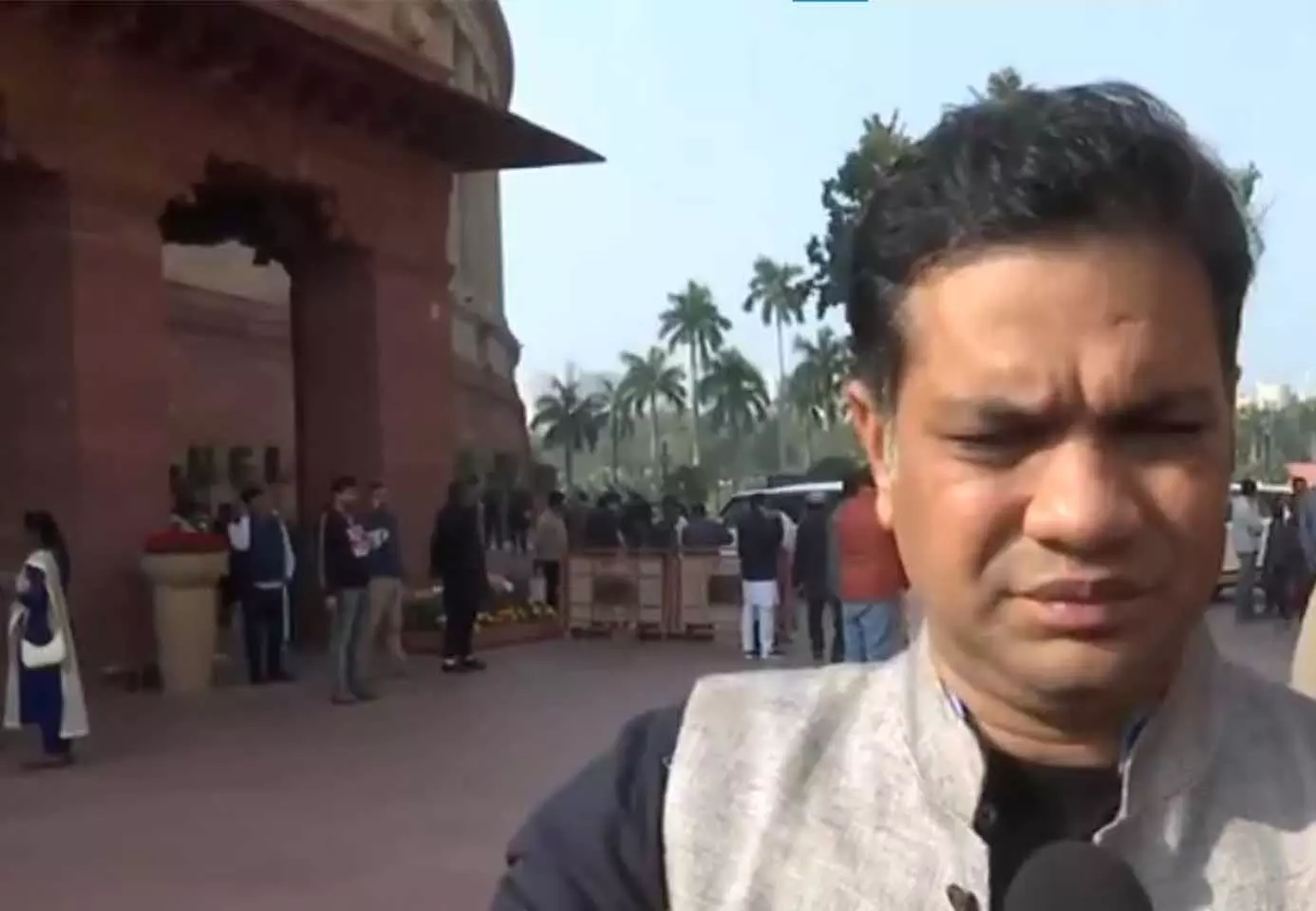प्रधानमंत्री ने अमेरिका के सामने आत्मसमर्पण कर दिया...व्यापार समझौते में कुछ गड़बड़ हुई है: Hibi Eden प्रधानमंत्री ने अमेरिका के सामने आत्मसमर्पण कर दिया...व्यापार समझौते में कुछ गड़बड़ हुई है: Hibi Eden