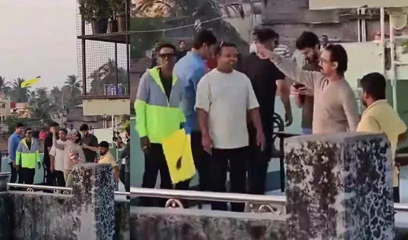 Btown Star आमिर खान पतंग उड़ाते हुए, वीडियो अब वायरल हो गया Btown Star आमिर खान पतंग उड़ाते हुए, वीडियो अब वायरल हो गया