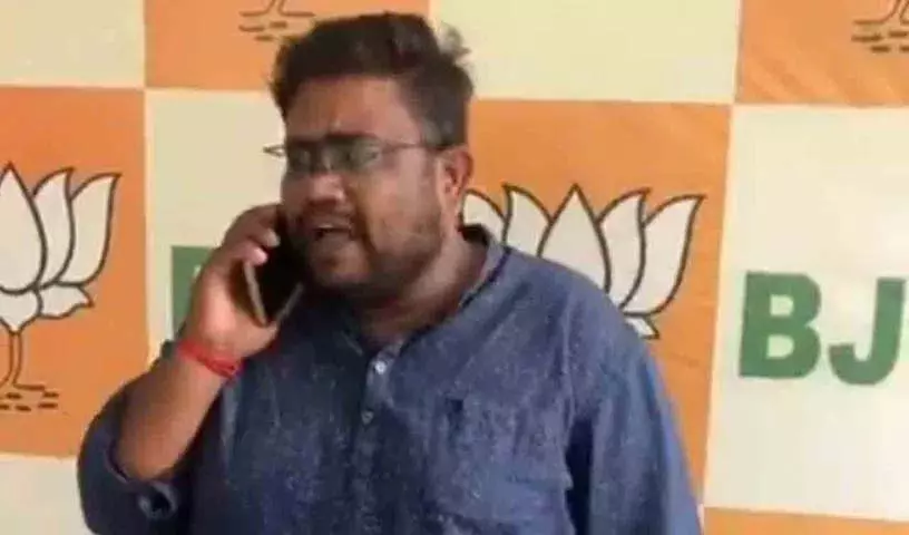 Jagtial Municipality में टिकट बिक्री को लेकर बीजेपी कार्यकर्ता ने सांसद अरविंद पर गोली चलाई Jagtial Municipality में टिकट बिक्री को लेकर बीजेपी कार्यकर्ता ने सांसद अरविंद पर गोली चलाई