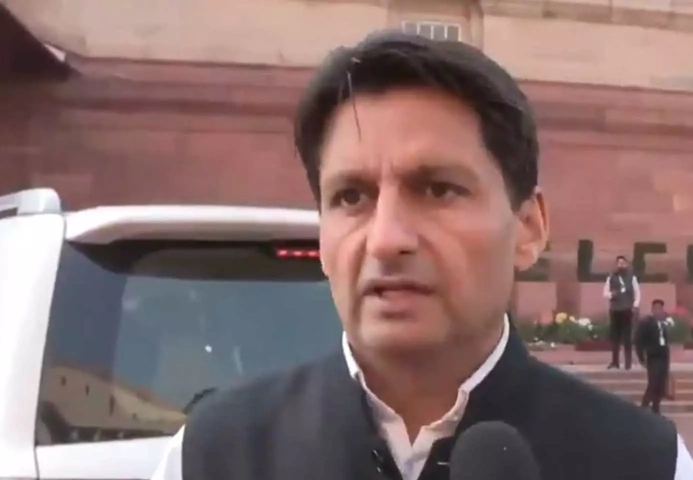 कांग्रेस नेता दीपेंद्र हुड्डा ने India-चीन मुद्दे पर विपक्ष के नेता को चुप कराने के लिए सरकार की आलोचना की कांग्रेस नेता दीपेंद्र हुड्डा ने India-चीन मुद्दे पर विपक्ष के नेता को चुप कराने के लिए सरकार की आलोचना की