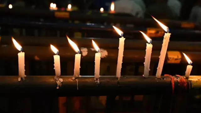 Sikkim: घरेलू हिंसा के मामले के बाद आत्महत्या करने वाले जोड़े की मौत Sikkim: घरेलू हिंसा के मामले के बाद आत्महत्या करने वाले जोड़े की मौत