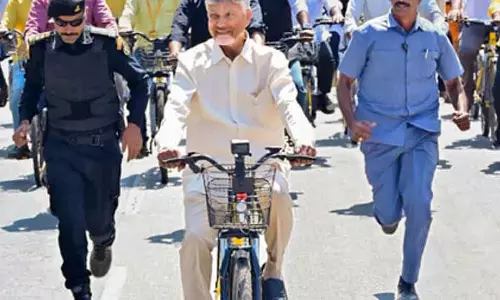 Andhra : मुख्यमंत्री ने 24 घंटे में 4,000 ई-साइकिल बांटकर गिनीज रिकॉर्ड बनाया