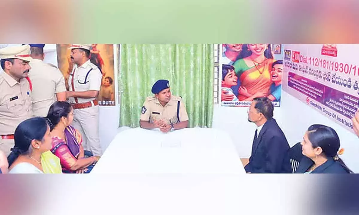 Andhra: महिलाओं की समस्याओं के समाधान के लिए परिवार परामर्श केंद्र खोला