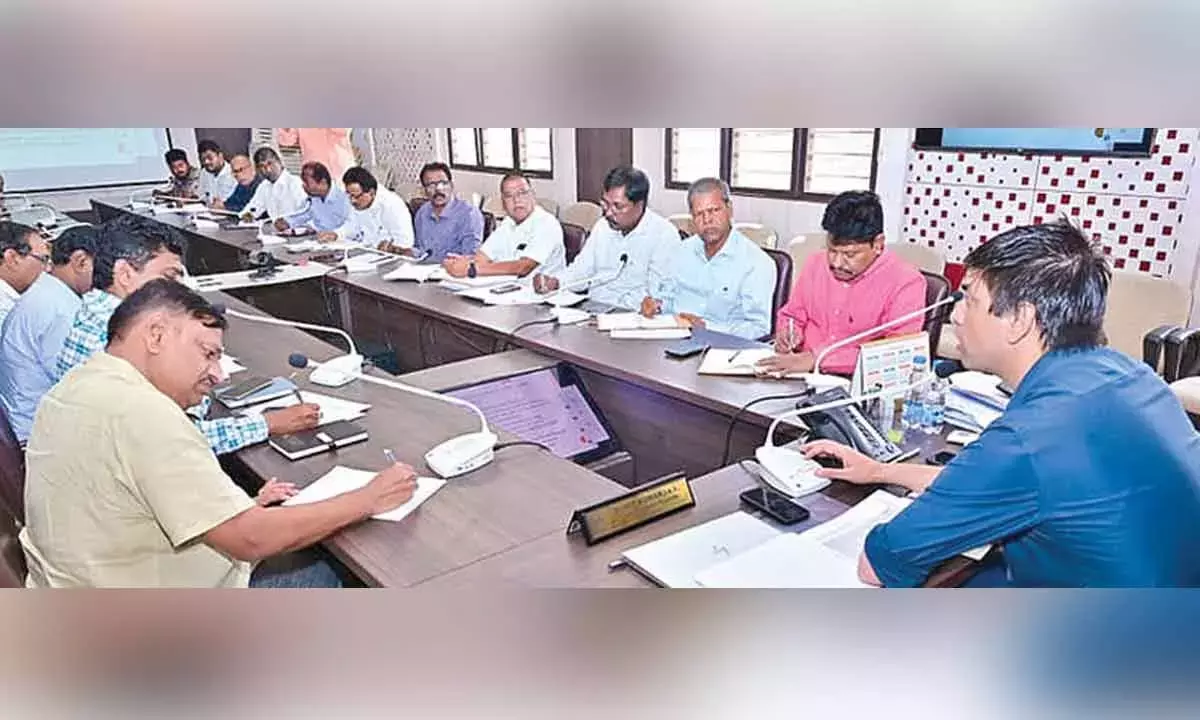 चित्तूर जिले में 100 करोड़ रुपये के विकास कार्य चल रहे हैं: Collector चित्तूर जिले में 100 करोड़ रुपये के विकास कार्य चल रहे हैं: Collector