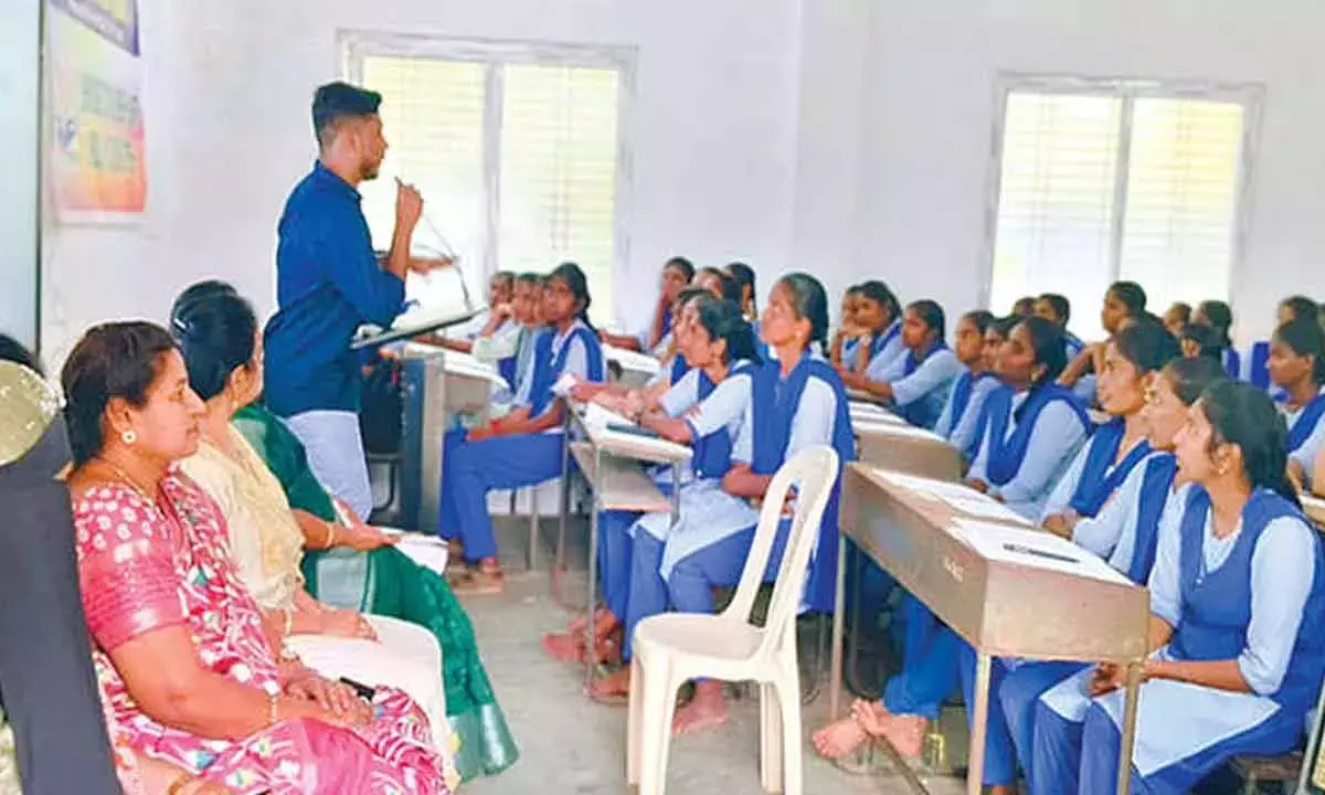 Andhra: GDC में महिलाओं के लिए ब्रिज कोर्स ट्रेनिंग शुरू की गई Andhra: GDC में महिलाओं के लिए ब्रिज कोर्स ट्रेनिंग शुरू की गई