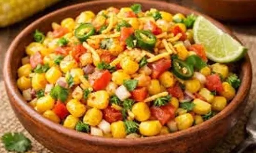 Sweet Corn Chaat: घर पर आसानी से बनाएं ये टेस्टी और चटपटा स्वीट कॉर्न चाट Sweet Corn Chaat: घर पर आसानी से बनाएं ये टेस्टी और चटपटा स्वीट कॉर्न चाट