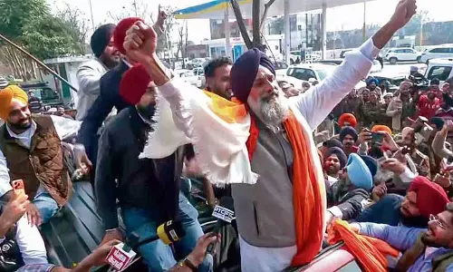 झुकूंगा नहीं, जेल से रिहा होने पर Bikram Majithia झुकूंगा नहीं, जेल से रिहा होने पर Bikram Majithia