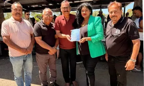 Dr. Jawahar Dhir की मातृत्व पर लिखी किताब ऑस्ट्रेलियाई लाइब्रेरी को भेंट की गई Dr. Jawahar Dhir की मातृत्व पर लिखी किताब ऑस्ट्रेलियाई लाइब्रेरी को भेंट की गई