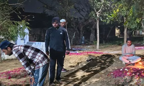 Farrukhabad: शब-ए-बरात पर उमड़ा अकीदत का सैलाब Farrukhabad: शब-ए-बरात पर उमड़ा अकीदत का सैलाब