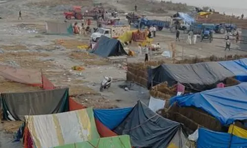 Farrukhabad: कल्पवास का समापन, भावुक विदाई Farrukhabad: कल्पवास का समापन, भावुक विदाई