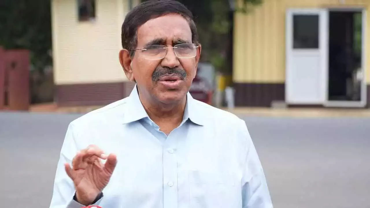 Andhra के मंत्री नारायण ने लंदन के खेल स्थलों का दौरा किया Andhra के मंत्री नारायण ने लंदन के खेल स्थलों का दौरा किया