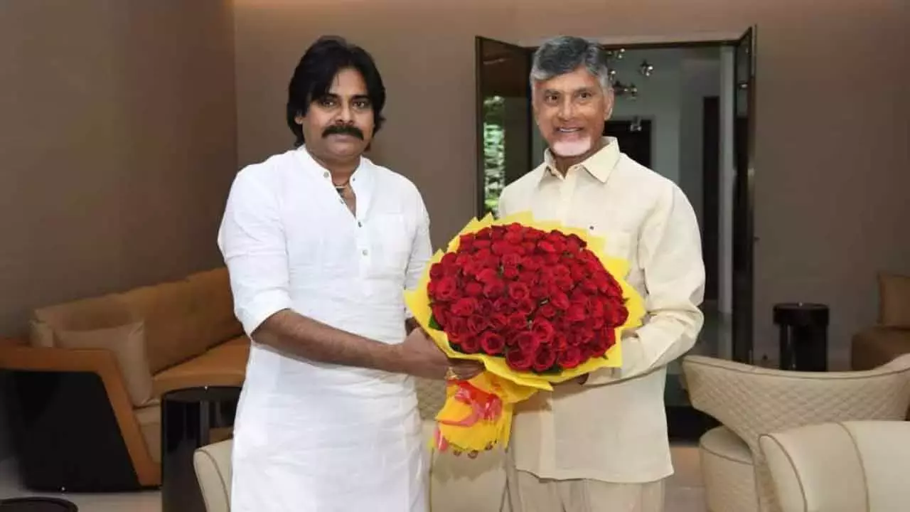 Pawan Kalyan ने राजनीतिक और तिरुमाला घी मुद्दे पर चर्चा के लिए नायडू से मुलाकात की Pawan Kalyan ने राजनीतिक और तिरुमाला घी मुद्दे पर चर्चा के लिए नायडू से मुलाकात की