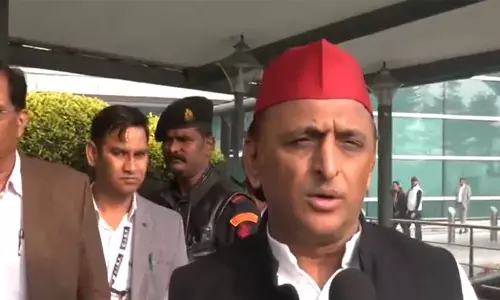 Akhilesh Yadav ने चुनाव आयोग पर गंभीर आरोप लगाए