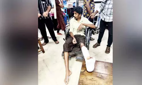 गाड़ी से टक्कर मारकर हत्या का प्रयास; एक्साइज सिविल अधिकारी घायल गाड़ी से टक्कर मारकर हत्या का प्रयास; एक्साइज सिविल अधिकारी घायल