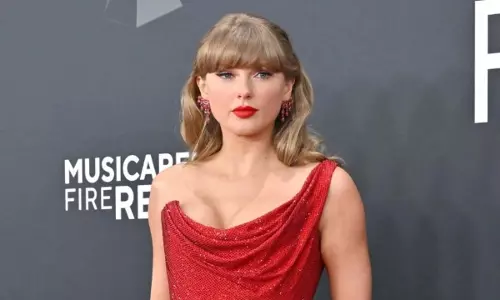 क्या Taylor Swift चुपके से ग्रैमी अवॉर्ड्स में पहुंचीं?