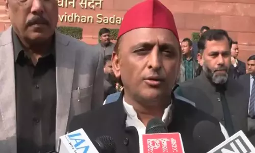 SP प्रमुख अखिलेश यादव ने भारत-अमेरिका समझौते को लेकर ट्रंप के दावों पर केंद्र सरकार की आलोचना की