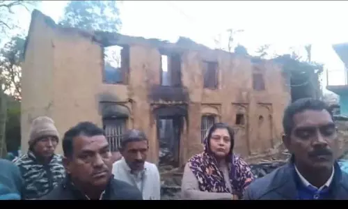 Palampur में घर जलकर खाक, 2 बच्चों की जान बाल-बाल बची Palampur में घर जलकर खाक, 2 बच्चों की जान बाल-बाल बची
