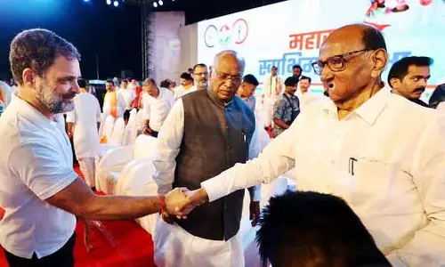 Sharad Pawar ने लोकसभा में नरवणे संस्मरण विवाद पर राहुल गांधी का समर्थन किया