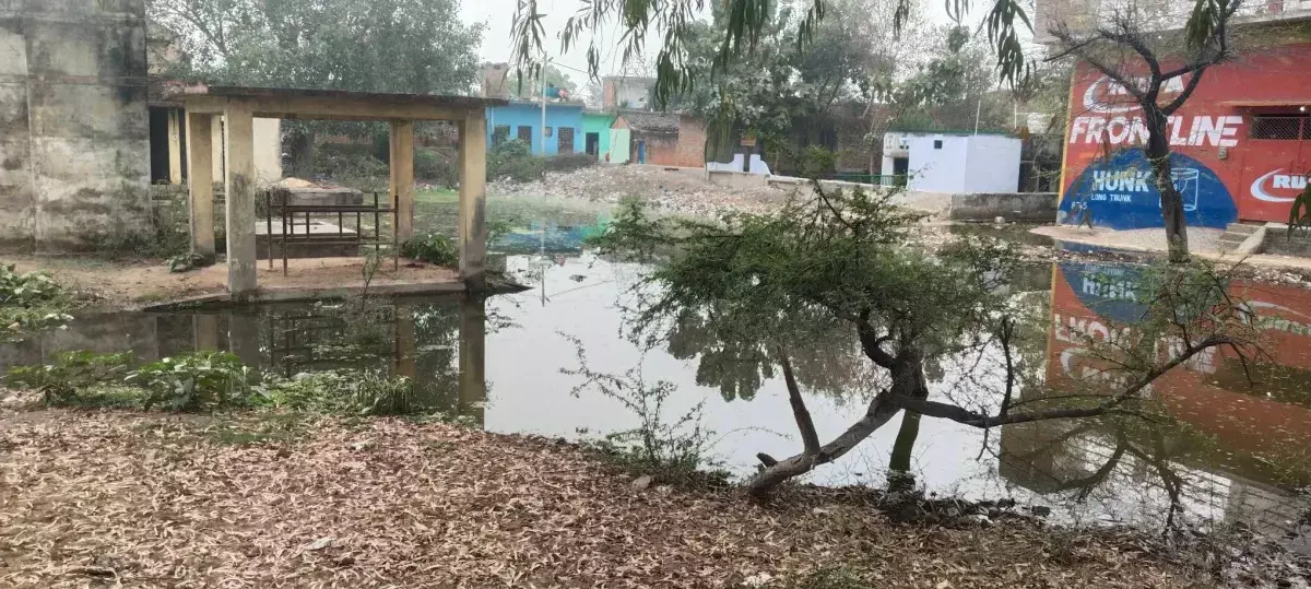 Mahoba: पशु अस्पताल की अव्यवस्था से जनता नाराज Mahoba: पशु अस्पताल की अव्यवस्था से जनता नाराज