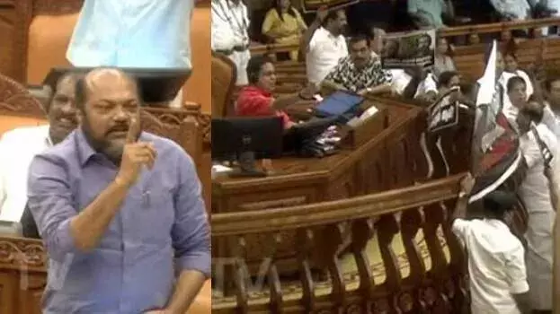 kerala : सत्ताधारी मोर्चे की चालों पर विपक्ष ने साधा निशाना, सतीशान की तैयारी kerala : सत्ताधारी मोर्चे की चालों पर विपक्ष ने साधा निशाना, सतीशान की तैयारी