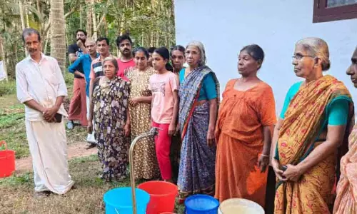 Kerala : कंदमकुनी में पीने के पानी के लिए अफरा-तफरी