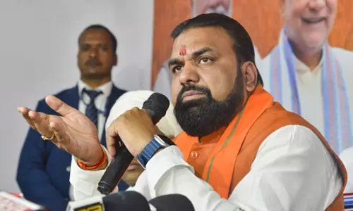 बिहार में बनेगा डिफेंस कॉरिडोर, रोजगार के अवसर बढ़ेंगे: सम्राट चौधरी बिहार में बनेगा डिफेंस कॉरिडोर, रोजगार के अवसर बढ़ेंगे: सम्राट चौधरी