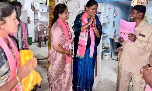 MLA सुनीता लक्ष्मा रेड्डी ने नरसापुर चुनाव में कल्याणी आनंद का समर्थन किया
