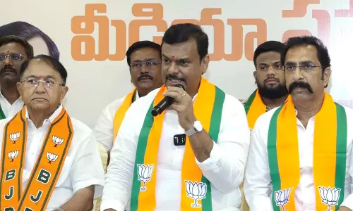 आंध्र प्रदेश भाजपा अध्यक्ष ने YSRCP की आलोचना की आंध्र प्रदेश भाजपा अध्यक्ष ने YSRCP की आलोचना की