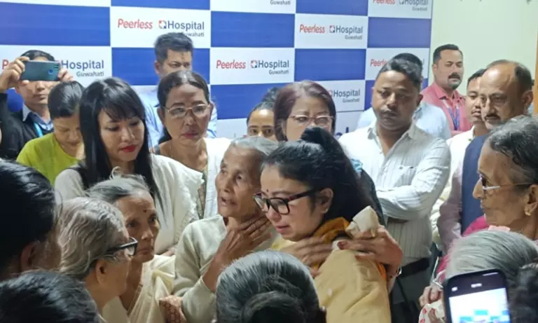 Assam: बुजुर्ग महिलाओं को पीयरलेस हॉस्पिटल में मुफ्त स्वास्थ्य देखभाल Assam: बुजुर्ग महिलाओं को पीयरलेस हॉस्पिटल में मुफ्त स्वास्थ्य देखभाल