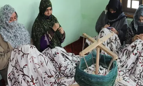 जम्मू-कश्मीर में महिला सशक्तिकरण अभियान को बढ़ावा, Kulgam में मेले का आयोजन