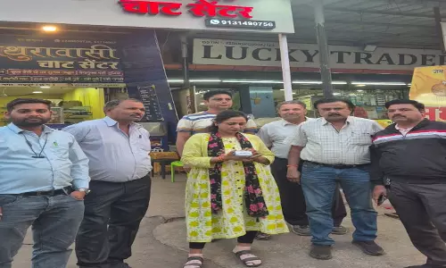 नगर निगम जोन 5 की सख्त कार्रवाई, चाट सेंटर और अण्डा ठेला संचालकों पर ठोका जुर्माना नगर निगम जोन 5 की सख्त कार्रवाई, चाट सेंटर और अण्डा ठेला संचालकों पर ठोका जुर्माना