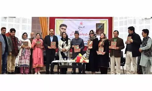 Speaker LA ने केएल सहगल हॉल में कुलियात जांबाज किश्तवारी का विमोचन किया