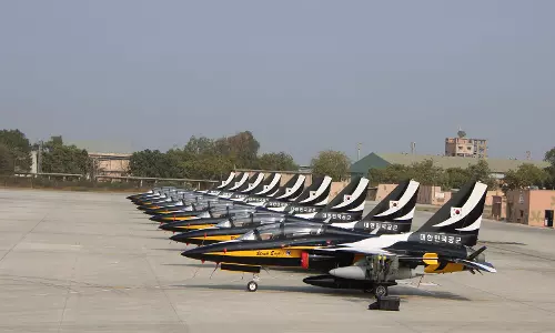 भारतीय वायु सेना ने Jamnagar में दक्षिण कोरियाई वायु सेना के दल को पारगमन में सहायता प्रदान की भारतीय वायु सेना ने Jamnagar में दक्षिण कोरियाई वायु सेना के दल को पारगमन में सहायता प्रदान की