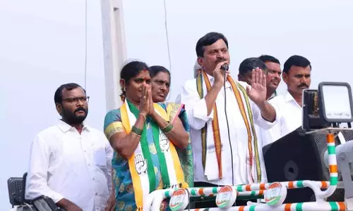 Minister Ponguleti की अपील: BRS उम्मीदवारों की जमानत करें जब्त Minister Ponguleti की अपील: BRS उम्मीदवारों की जमानत करें जब्त