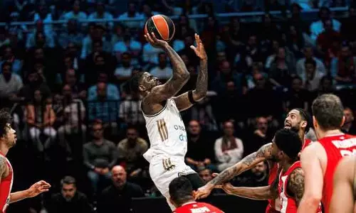 Dubai Basketball ने ओवर टाइम में ओलंपियाकोस को 108-98 हराकर यूरोलीग में 12वीं जीत दर्ज की Dubai Basketball ने ओवर टाइम में ओलंपियाकोस को 108-98 हराकर यूरोलीग में 12वीं जीत दर्ज की