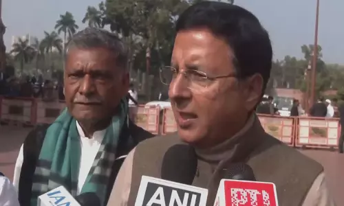 Surjewala ने भारत-अमेरिका व्यापार समझौते पर टैरिफ को लेकर सवाल उठाए Surjewala ने भारत-अमेरिका व्यापार समझौते पर टैरिफ को लेकर सवाल उठाए