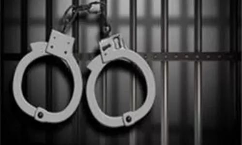 Bhopal की साइबर अपराध टीम ने निवेश धोखाधड़ी मामले से जुड़े आरोपियों को गिरफ्तार किया Bhopal की साइबर अपराध टीम ने निवेश धोखाधड़ी मामले से जुड़े आरोपियों को गिरफ्तार किया
