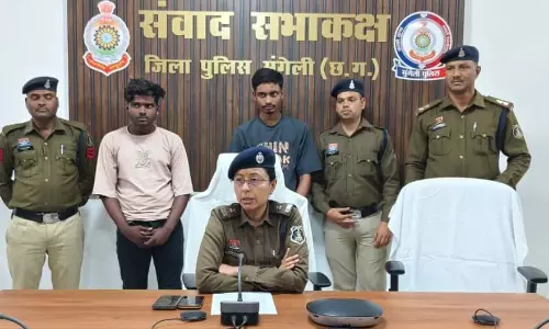 बहन से बातचीत की शंका में चाकू से हमला, दो आरोपी गिरफ्तार