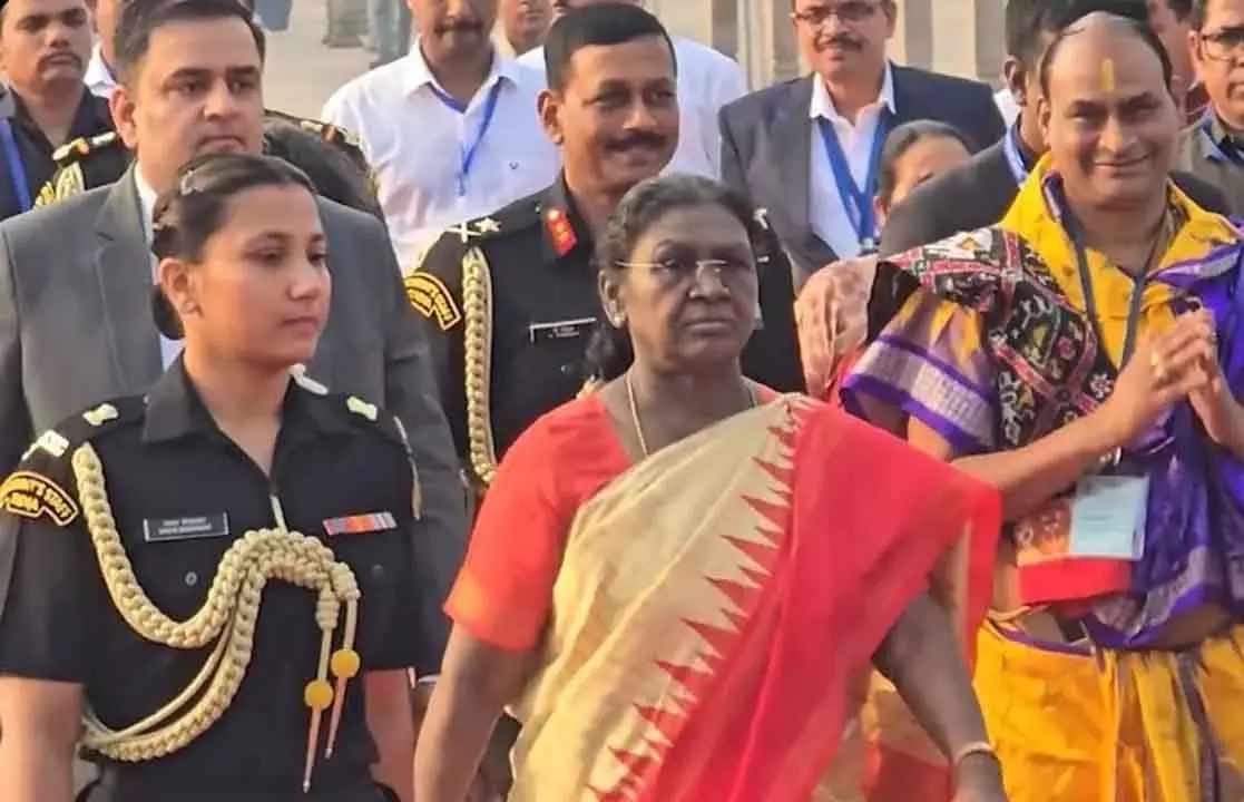 President मुर्मू ने पुरी में जगन्नाथ मंदिर का दौरा किया, श्वेता गंगा में पिंडदान किया President मुर्मू ने पुरी में जगन्नाथ मंदिर का दौरा किया, श्वेता गंगा में पिंडदान किया