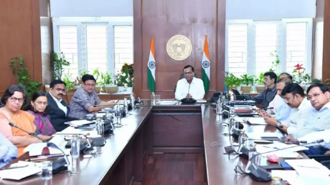 CS ने अधिकारियों को ज़्यादा से ज़्यादा केंद्रीय फंड हासिल करने का निर्देश दिया CS ने अधिकारियों को ज़्यादा से ज़्यादा केंद्रीय फंड हासिल करने का निर्देश दिया