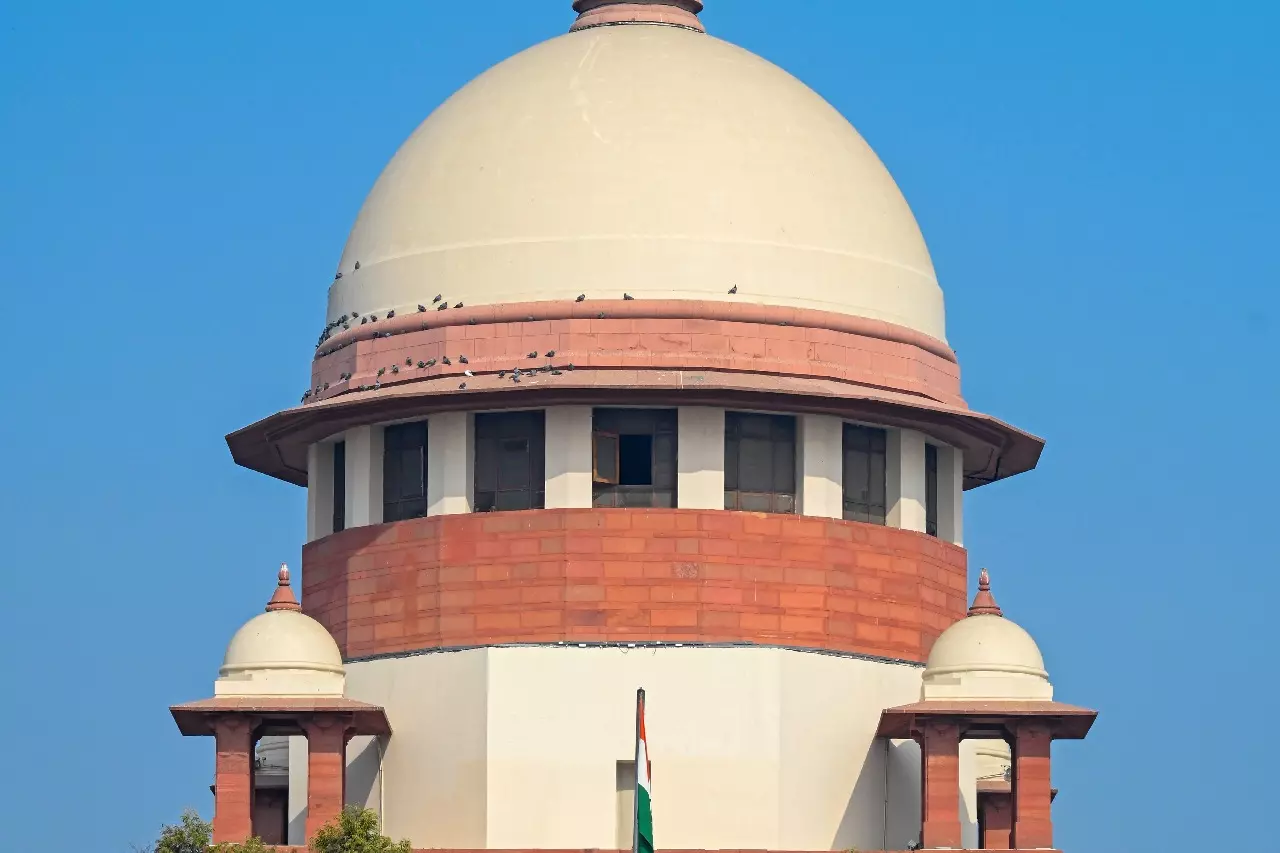 SIR के दौरान वोटर लिस्ट मुद्दे पर ममता बनर्जी की SC में याचिका SIR के दौरान वोटर लिस्ट मुद्दे पर ममता बनर्जी की SC में याचिका